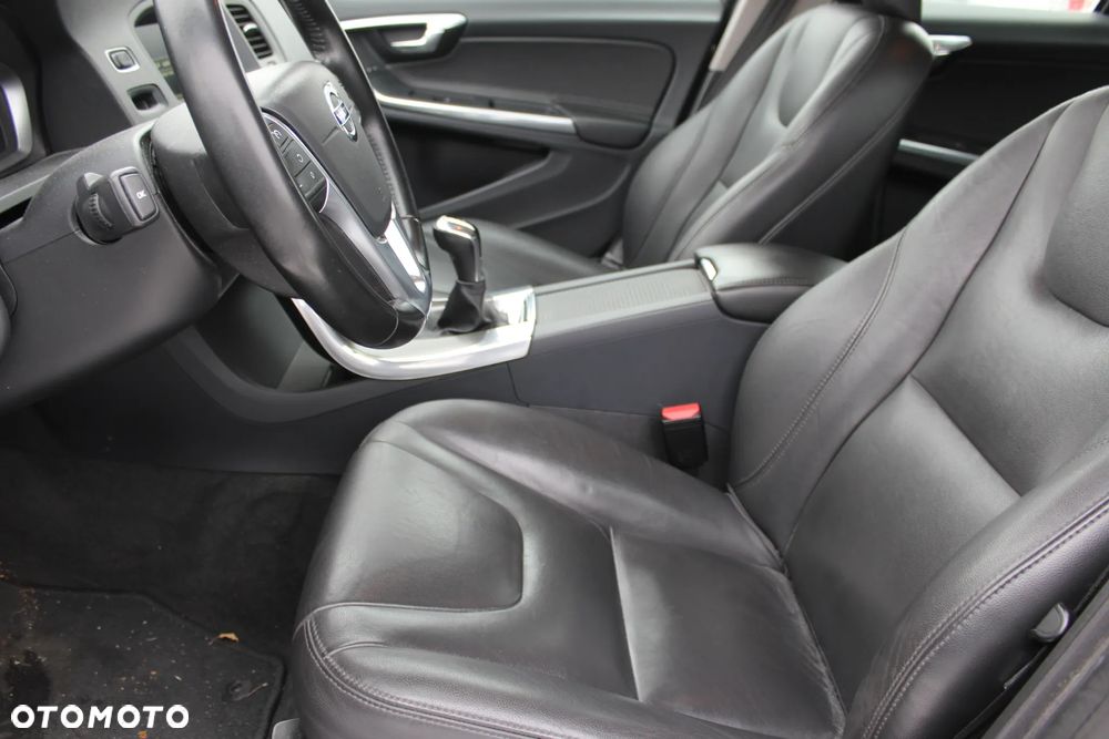 Volvo V60 D3 Drive-E Summum - 11