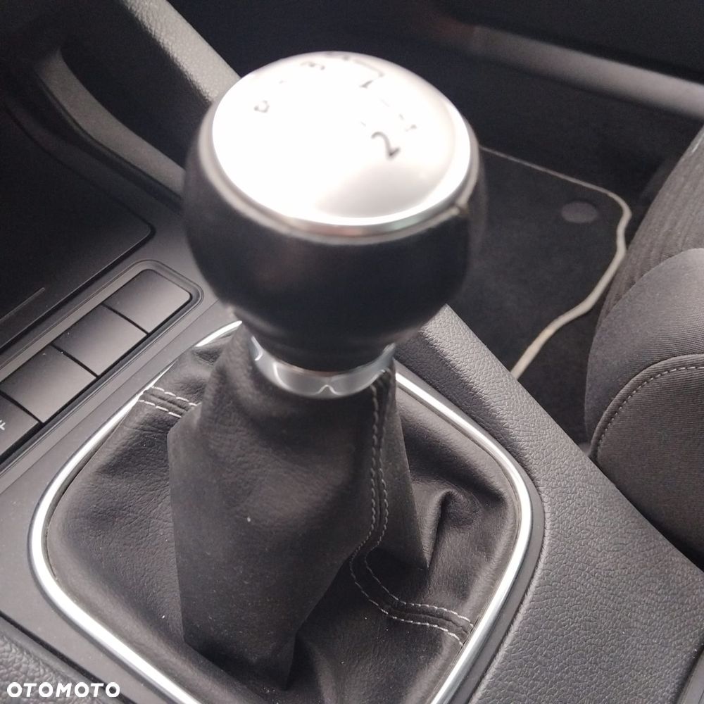 Volkswagen Golf 1.6 United - 19