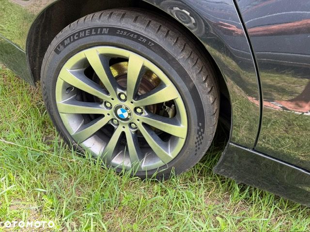 BMW Seria 3 320d xDrive - 12