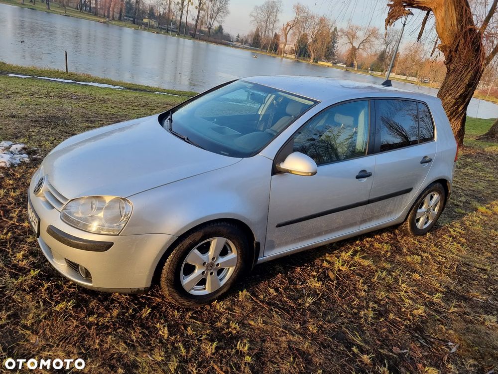 Volkswagen Golf 1.6 FSI United - 1