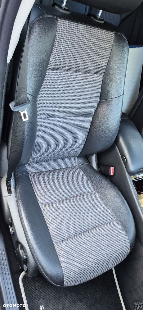 Mercedes-Benz Klasa C 220 CDI Avantgarde Sport Edition - 7