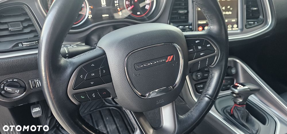 Dodge Challenger - 22
