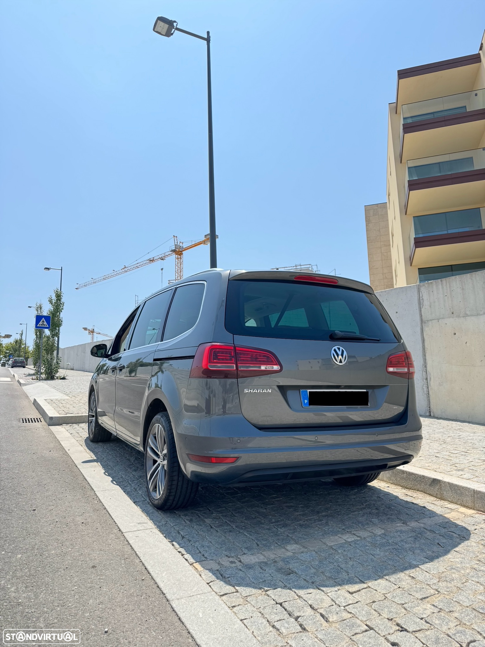 VW Sharan 2.0 TDI Blue Highline - 2