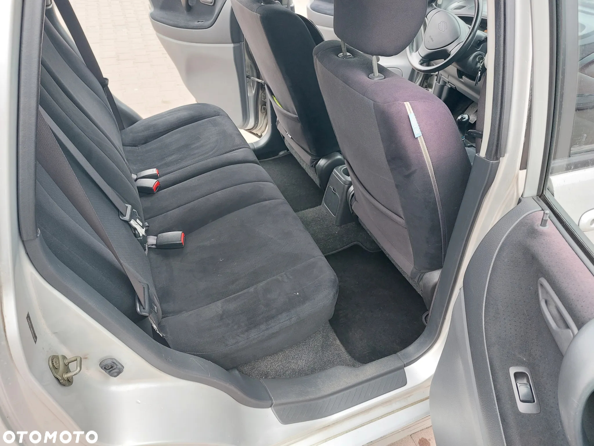 Suzuki Liana 1.6 - 15