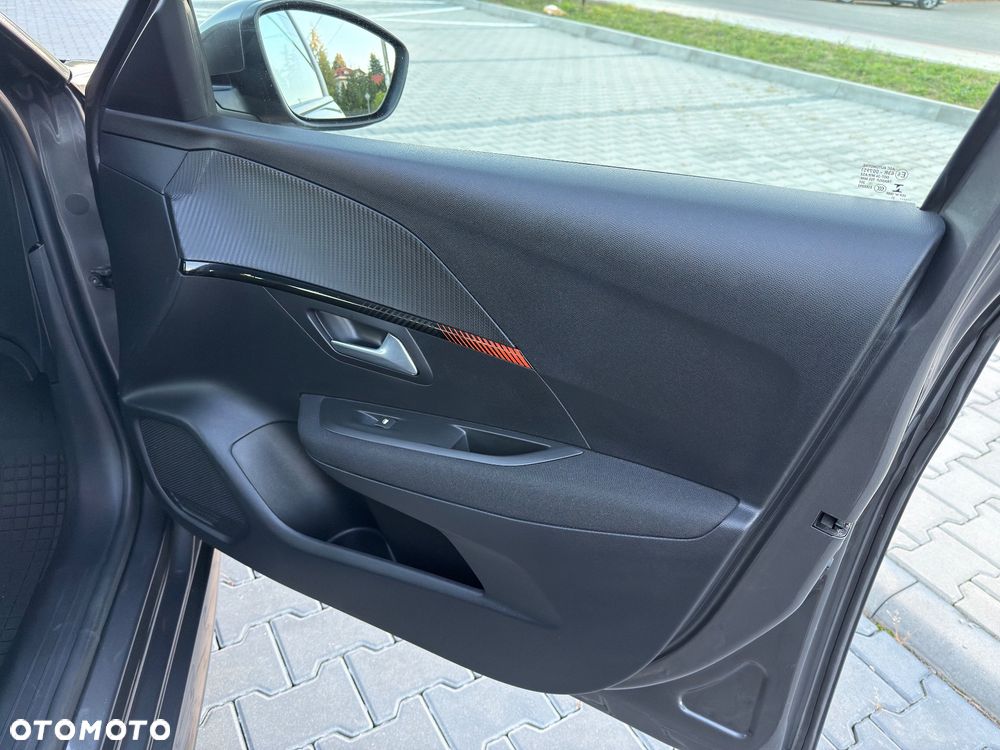Peugeot 208 - 25