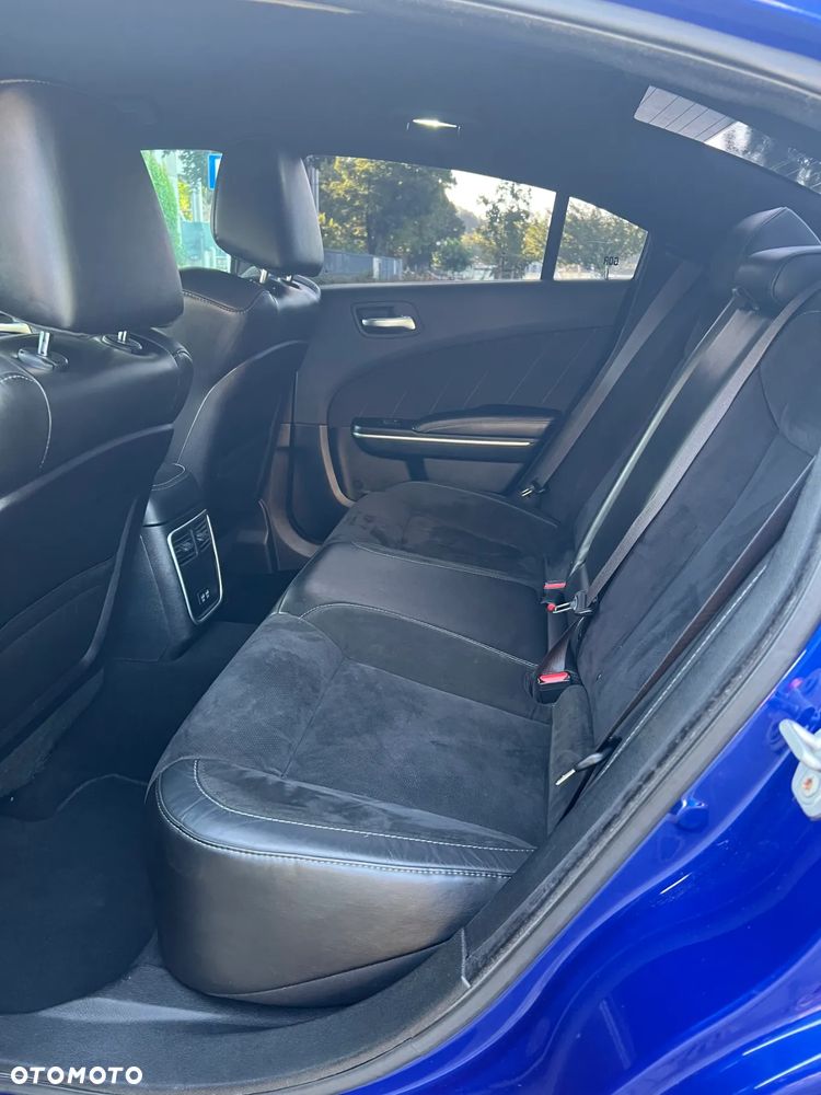 Dodge Charger 6.4 Scat Pack - 17