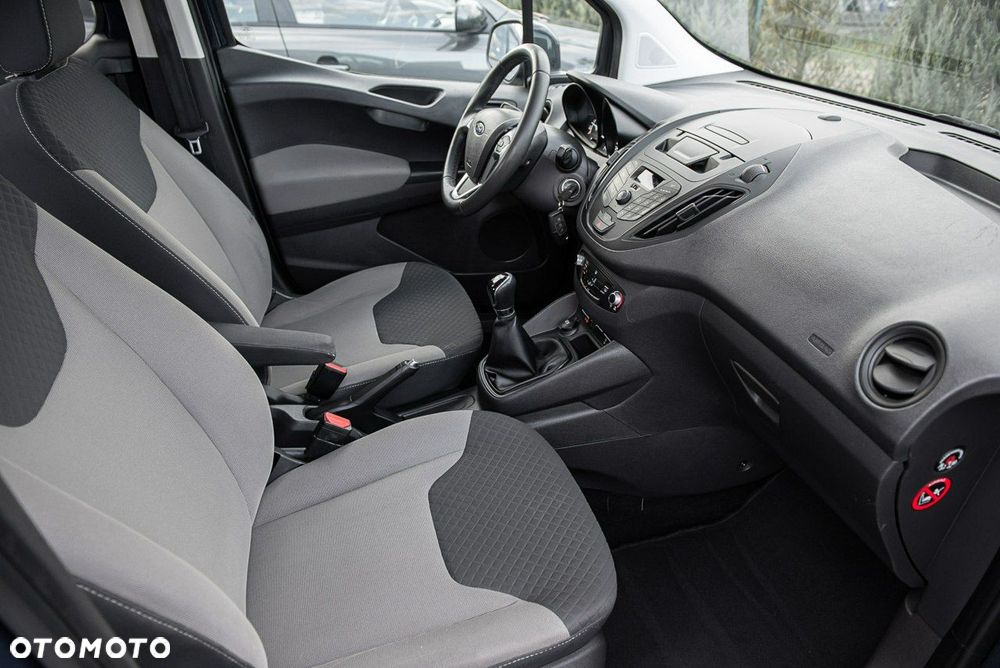 Ford Tourneo Courier - 26