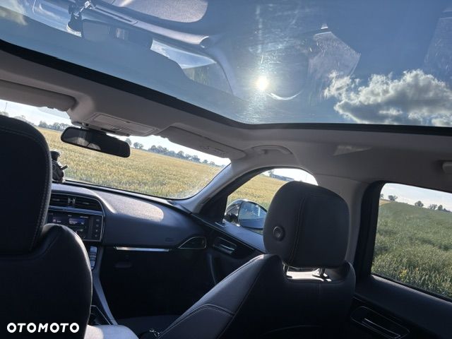 Jaguar F-Pace 2.0 i4D AWD R-Sport - 13