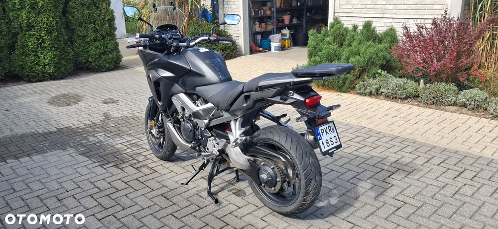 Honda VFR - 9