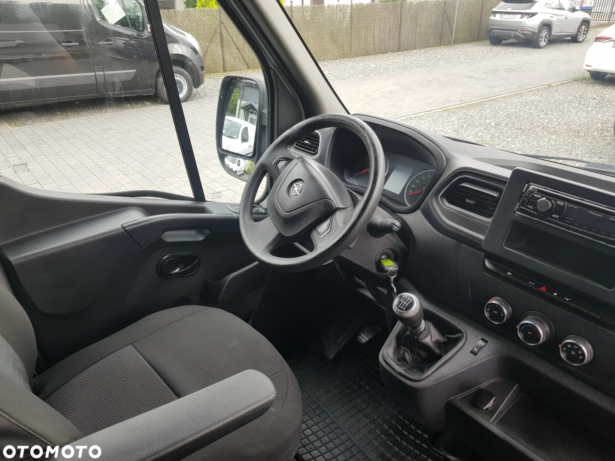 Opel Movano 2.3dCi   2.3CDTI L3H2 3.5t 135KM FWD 4d master - 9