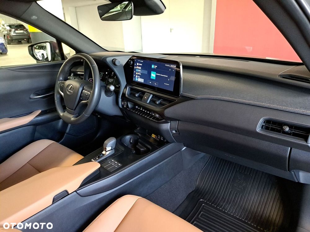 Lexus UX - 18