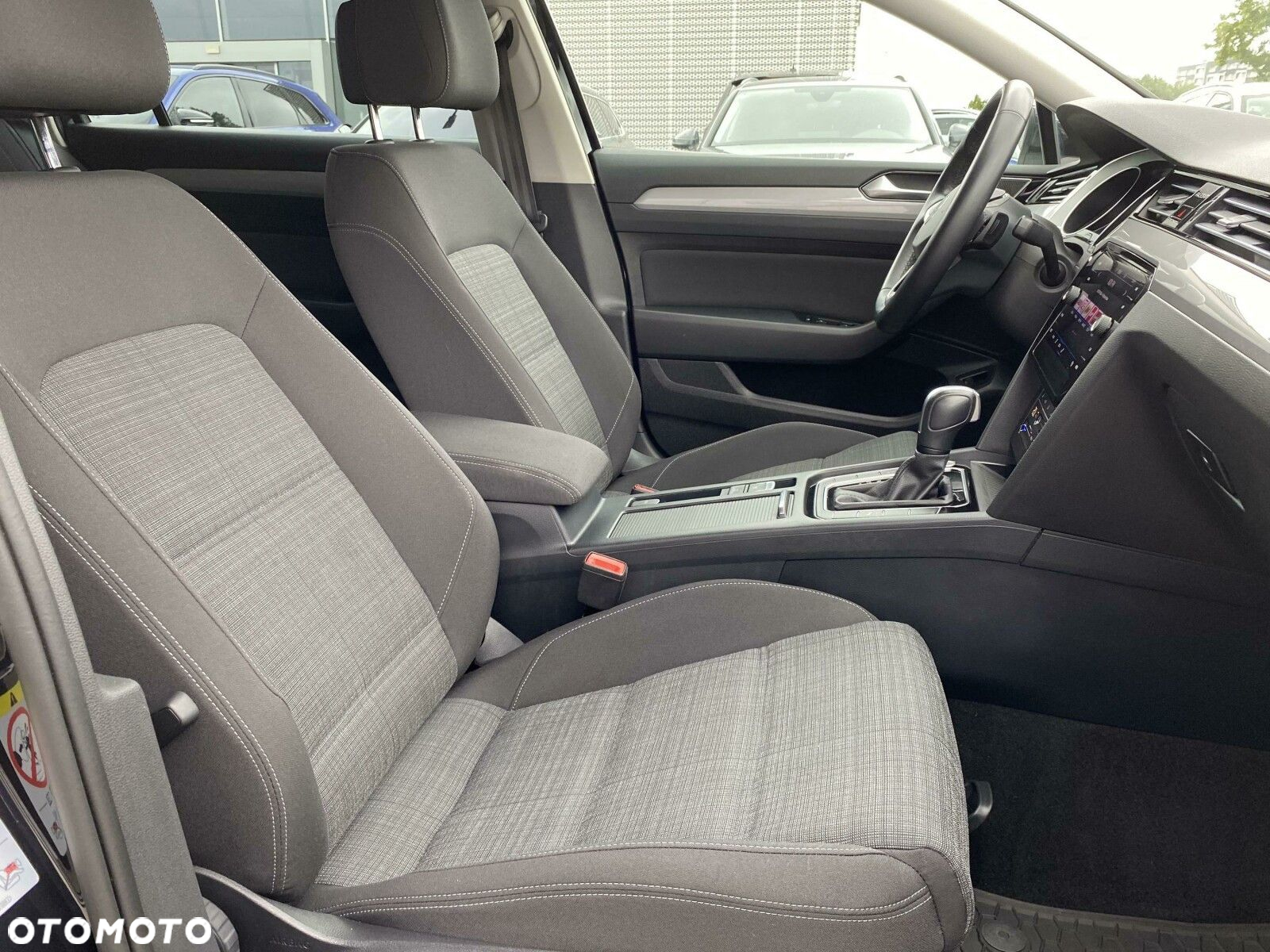 Volkswagen Passat 2.0 TSI Business DSG - 17