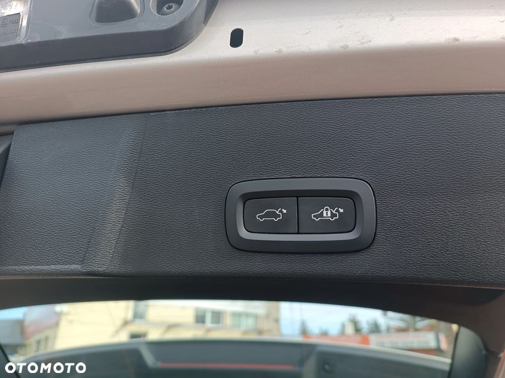 Volvo XC 40 T2 Core - 31