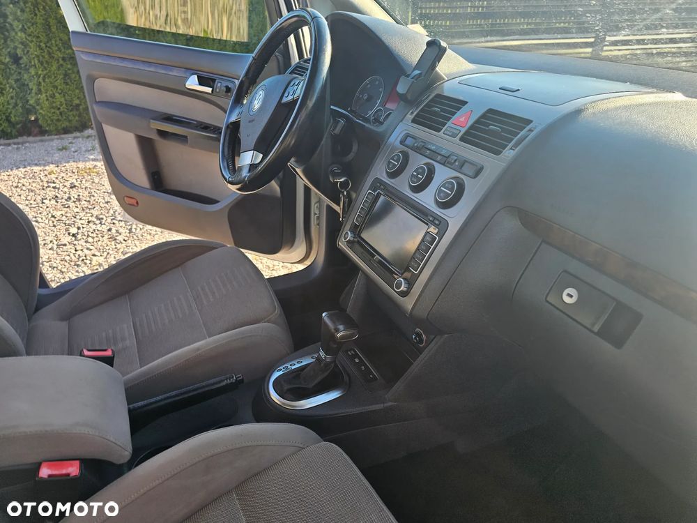 Volkswagen Touran - 6