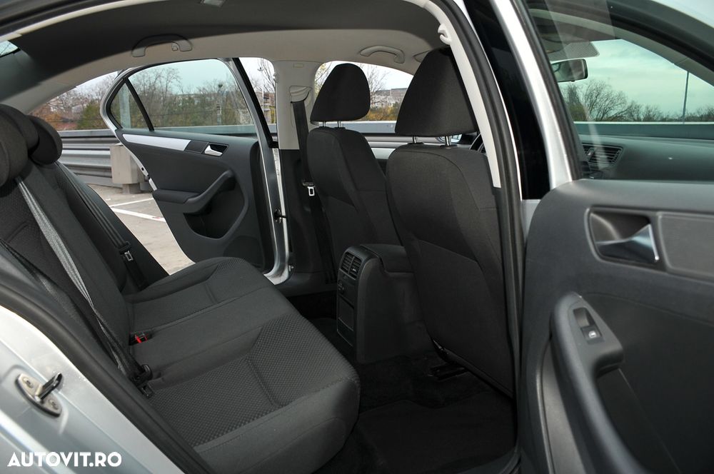 Volkswagen Jetta 1.2 TSI Trendline - 12