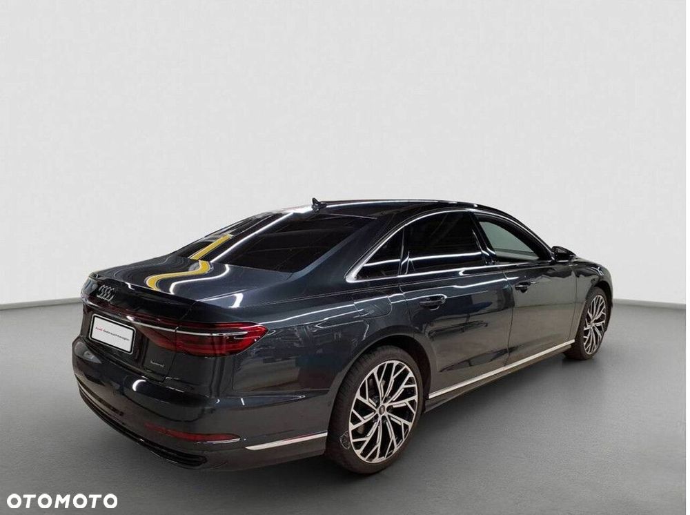 Audi A8 - 7