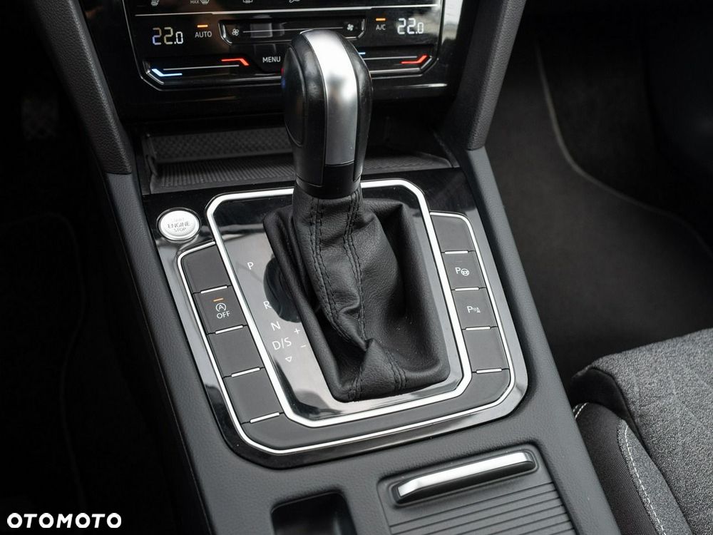 Volkswagen Passat - 16