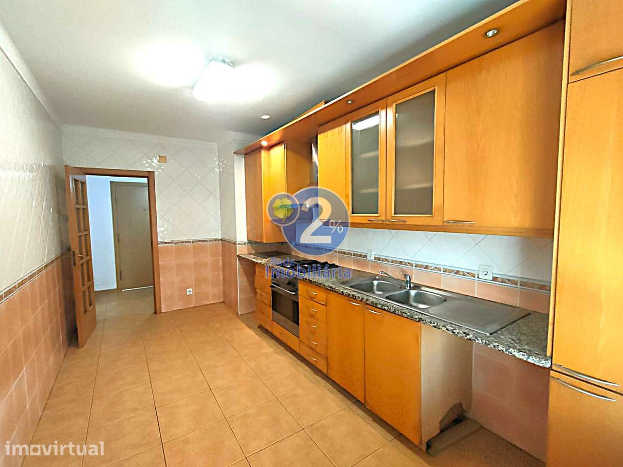 Apartamento T1 | Aquecimento central | Garagem - Sismaria - Grande imagem: 2/16