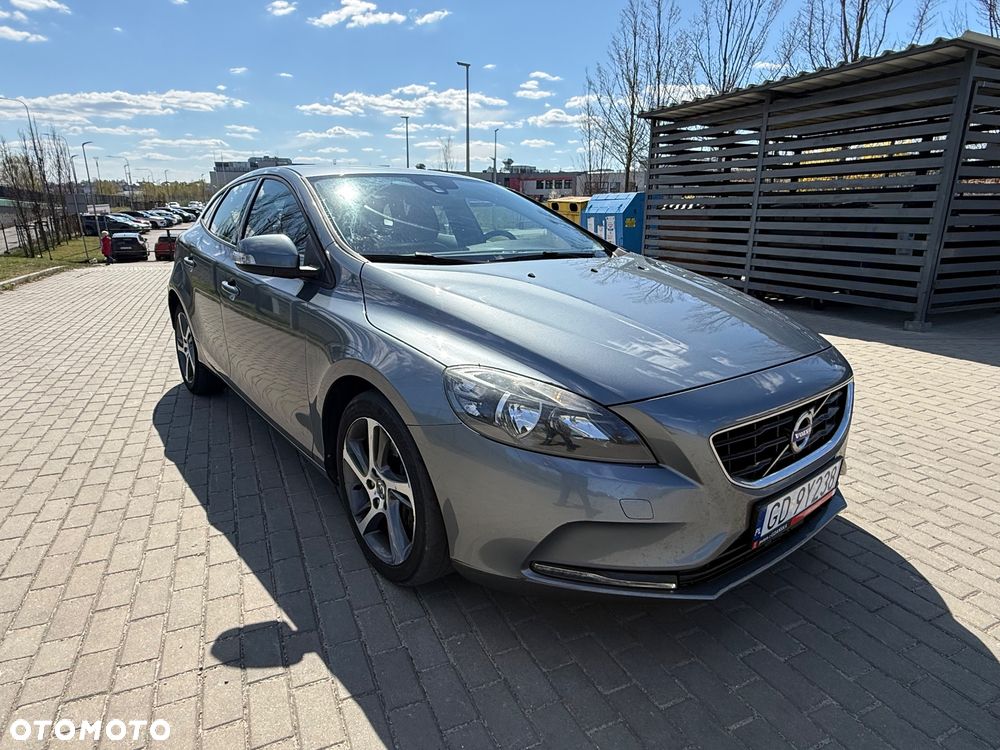 Volvo V40 D4 Momentum - 1