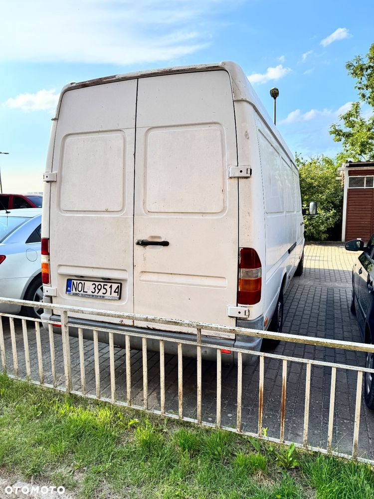 Mercedes-Benz Sprinter - 4