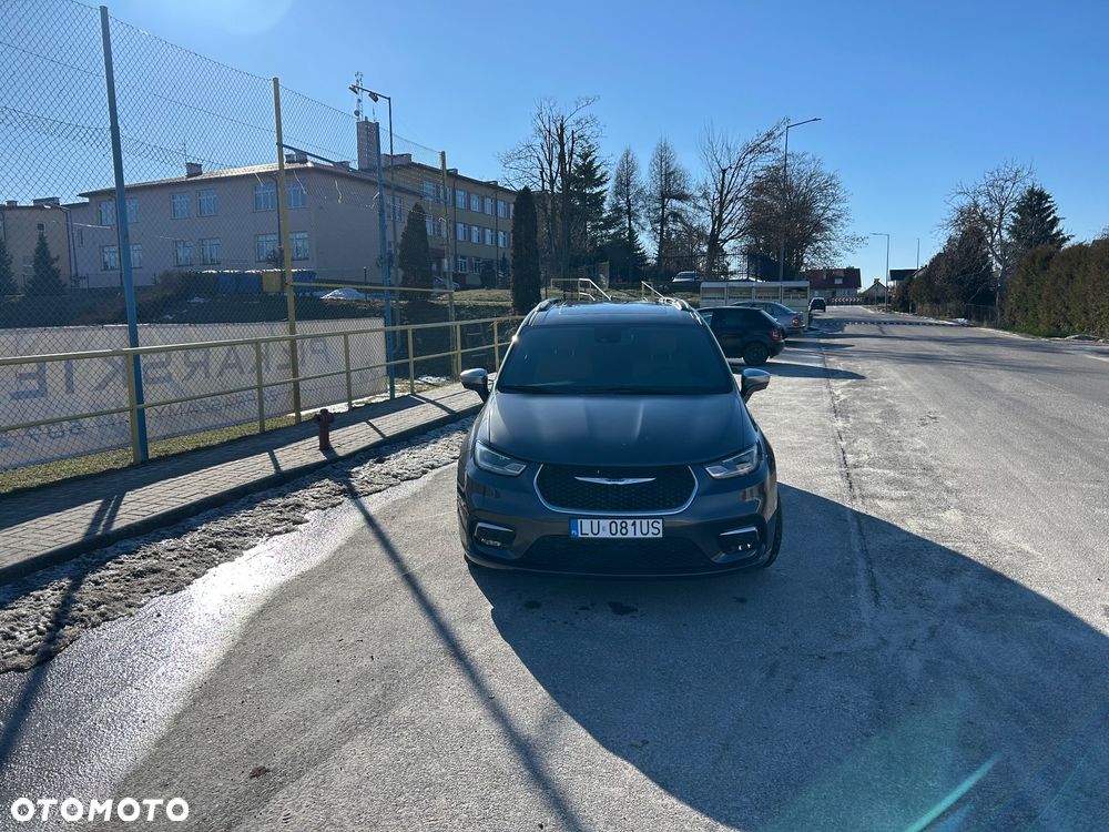 Chrysler Pacifica - 23