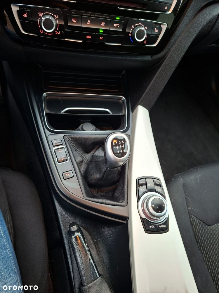 BMW Seria 3 318d - 10