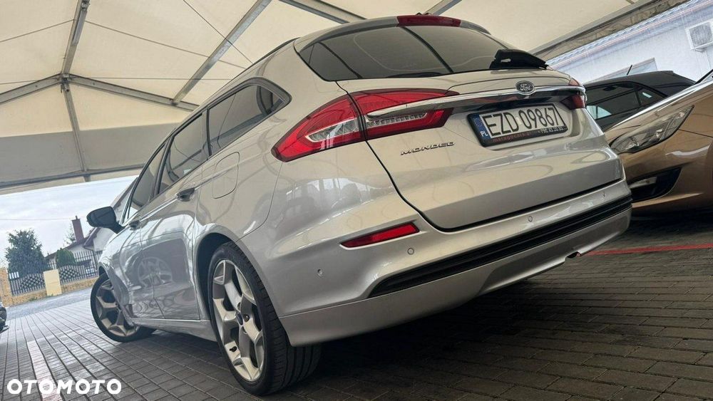 Ford Mondeo - 32