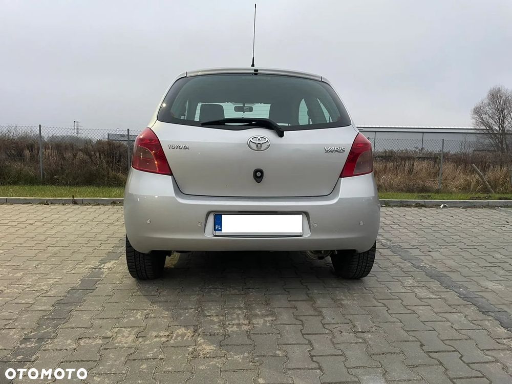 Toyota Yaris 1.0 Terra - 22