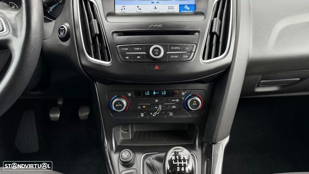 Ford Focus SW 1.0 EcoBoost Titanium - 11