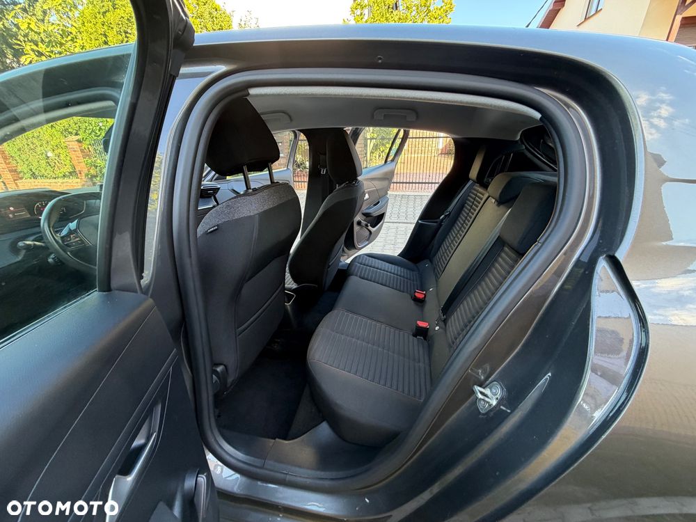 Peugeot 208 PureTech 100 Allure - 11