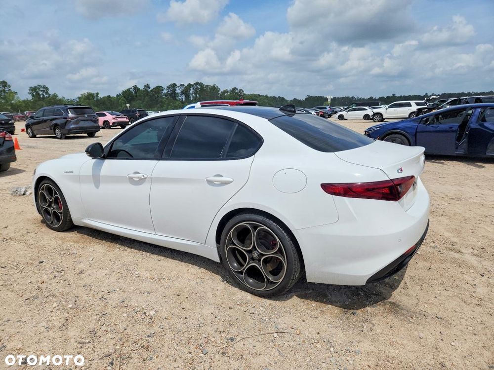 Alfa Romeo Giulia 2.0 Turbo 16V AT8 Veloce Ti - 4