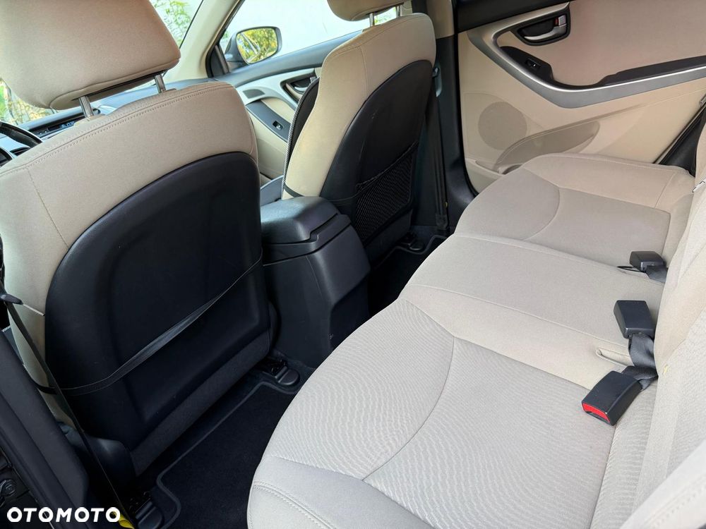 Hyundai Elantra 1.6 Comfort - 22