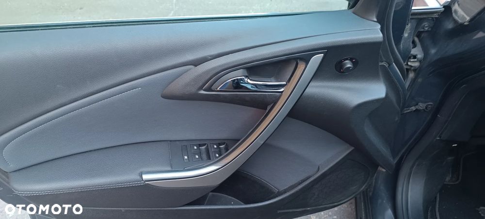 Opel Astra 2.0 CDTI Exklusiv - 11