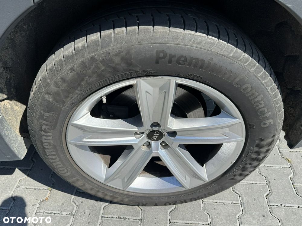Audi Q8 55 TFSI quattro tiptronic - 24