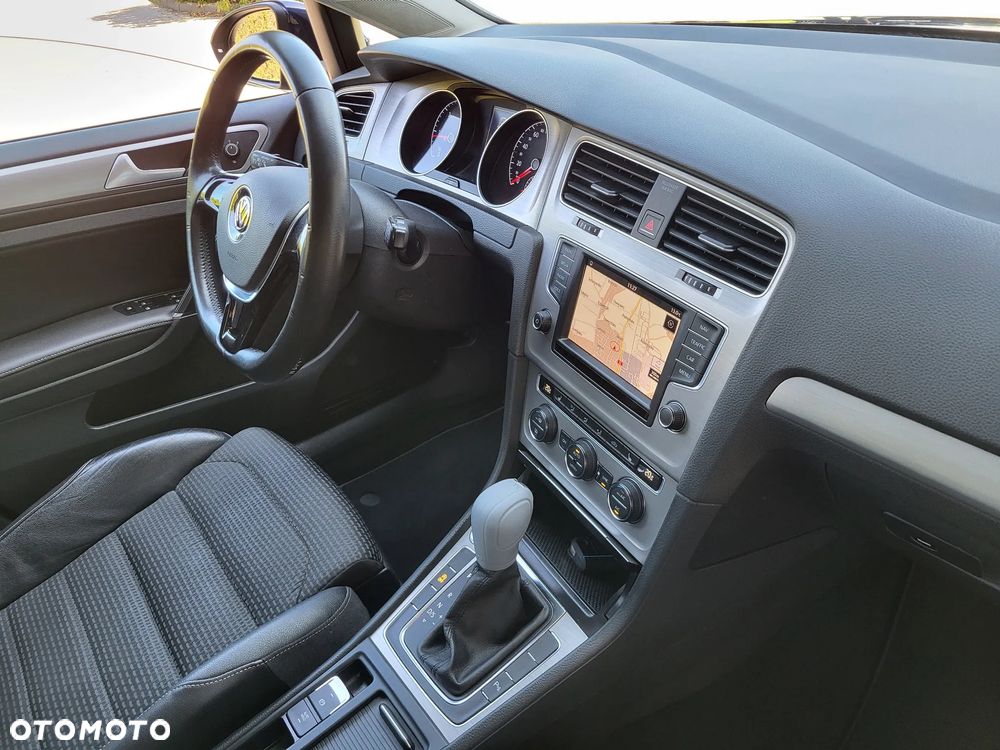 Volkswagen Golf - 28