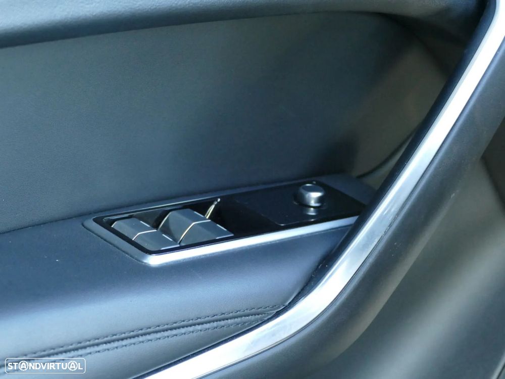 Jaguar F-Pace 2.0 P400e AWD R-Dynamic S - 38