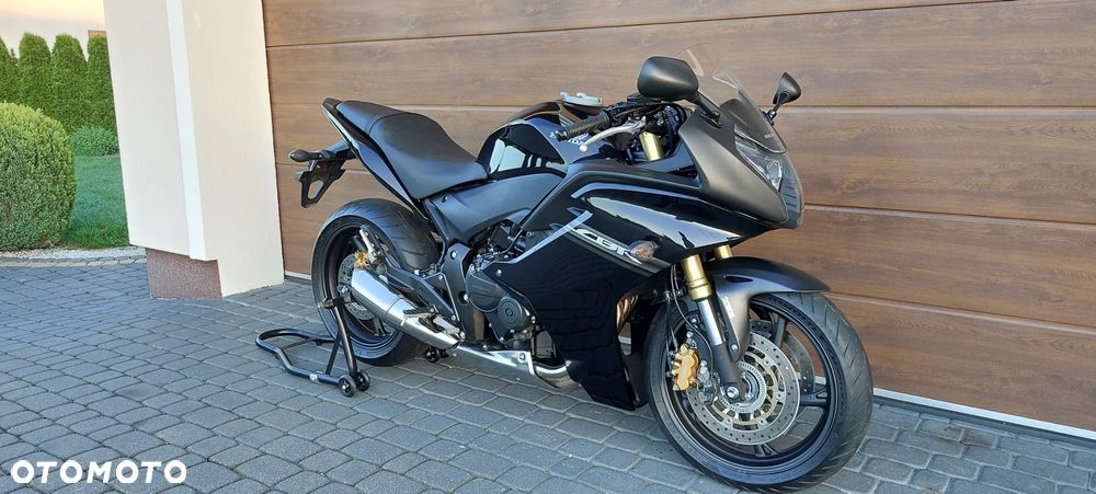 Honda CBR - 33