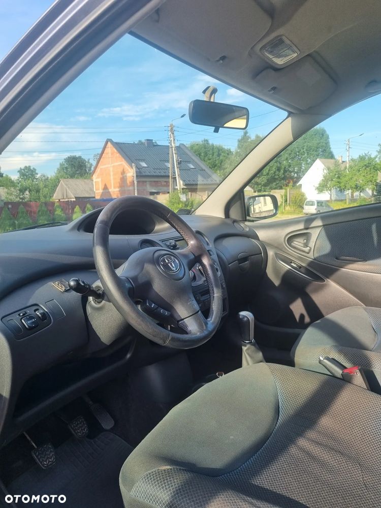 Toyota Yaris 1.4 D-4D Base - 12