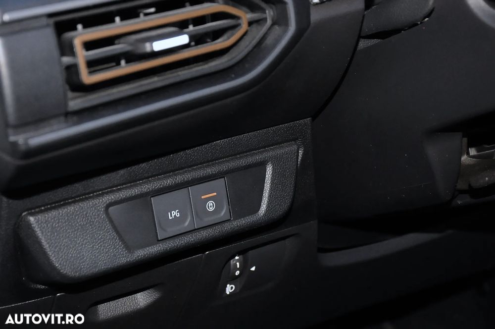 Dacia Sandero Stepway ECO-G 100 MT6 Comfort - 11