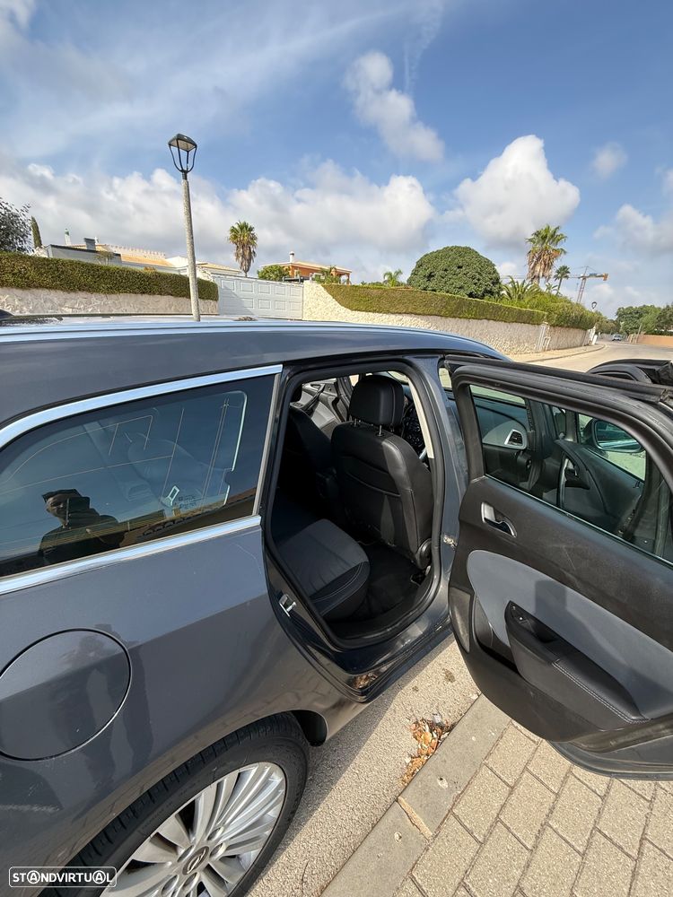 Opel Astra Sports Tourer - 9
