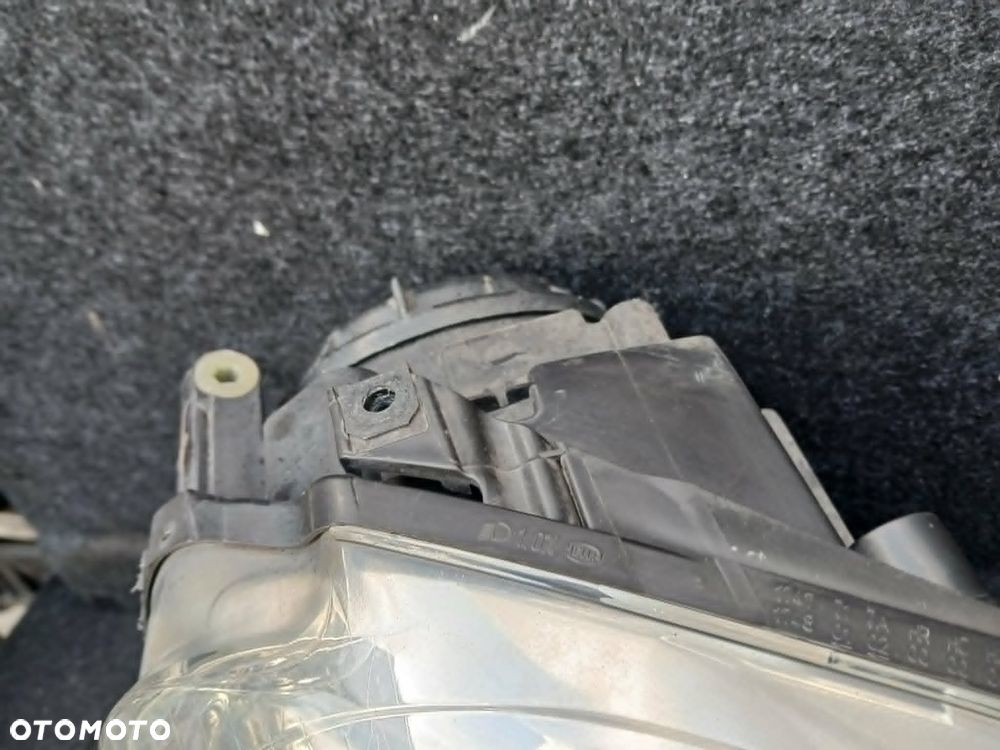 Volkswagen Golf 5 V lampa przednia prawa, lewa - 4