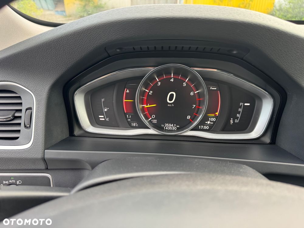 Volvo V60 Cross Country T5 AWD Momentum - 14