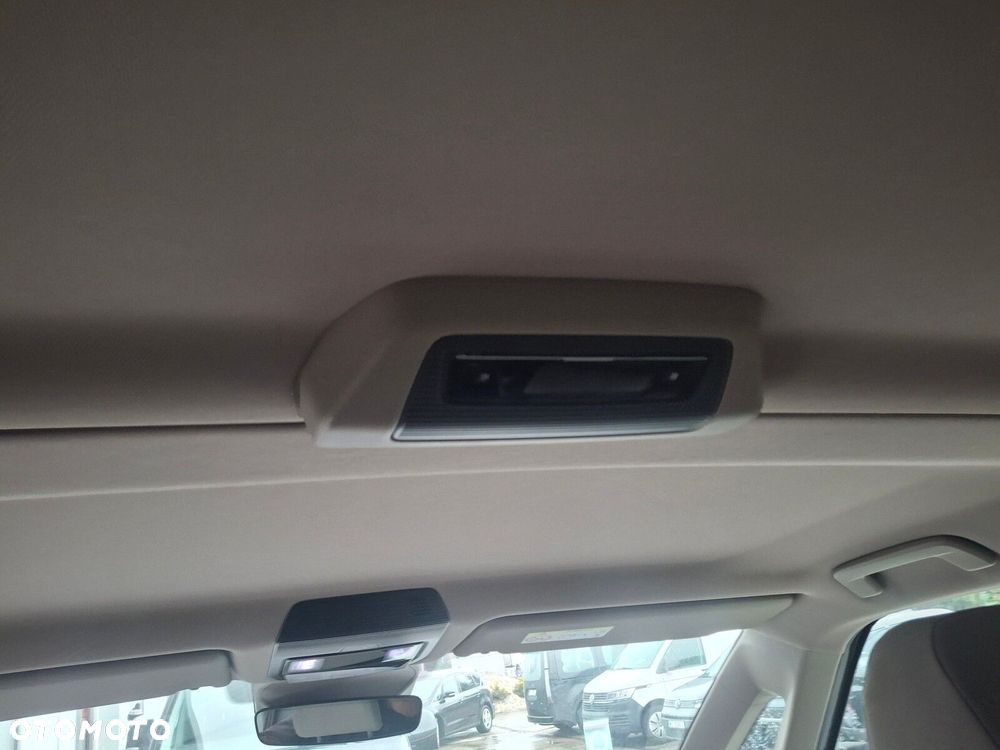 Volkswagen Multivan - 23