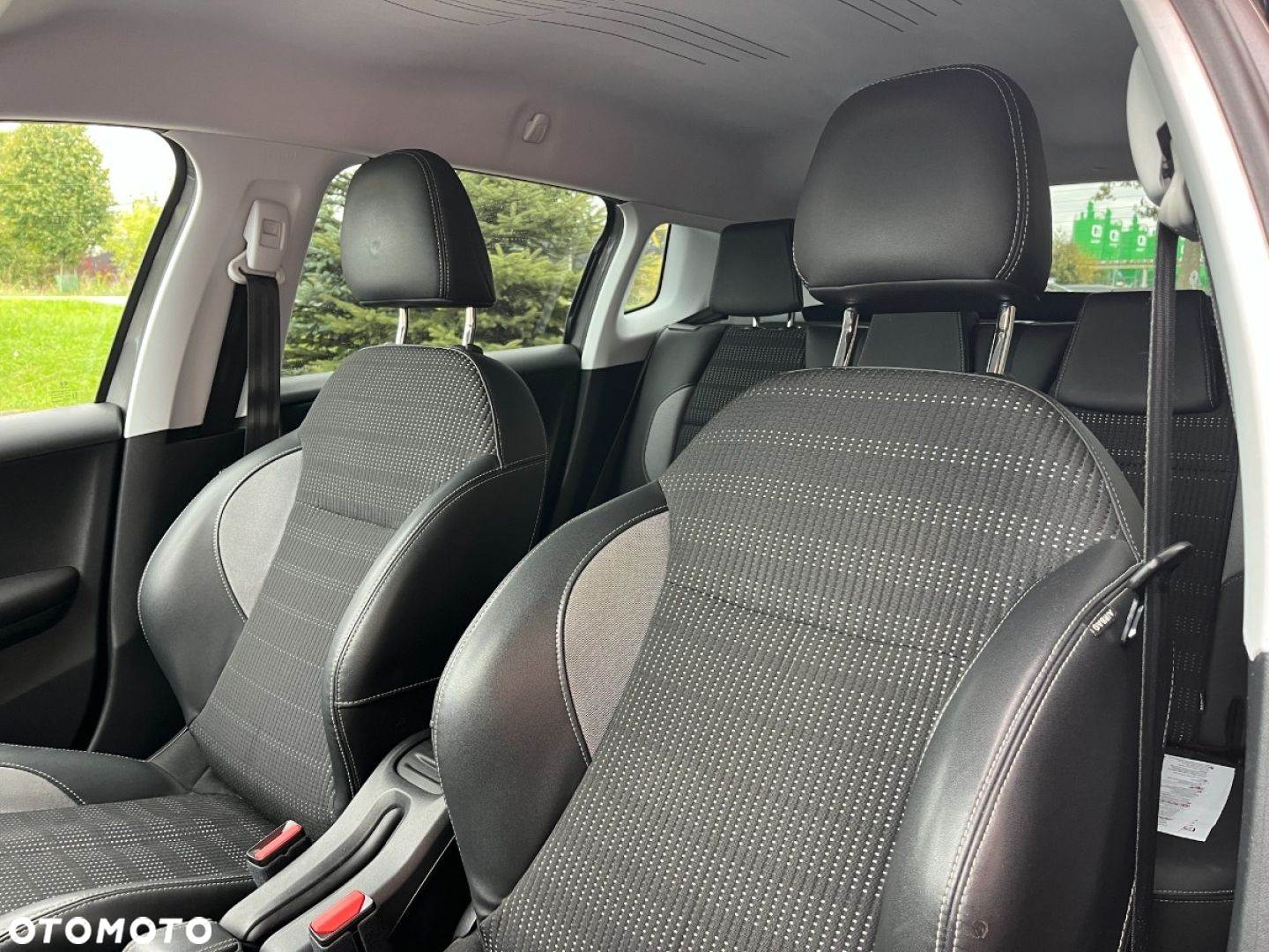 Peugeot 2008 1.2 Pure Tech Allure S&S EAT6 - 25