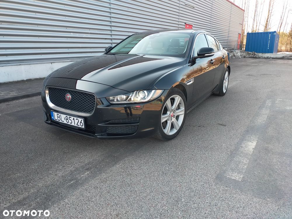 Jaguar XE 2.0 T Prestige - 1