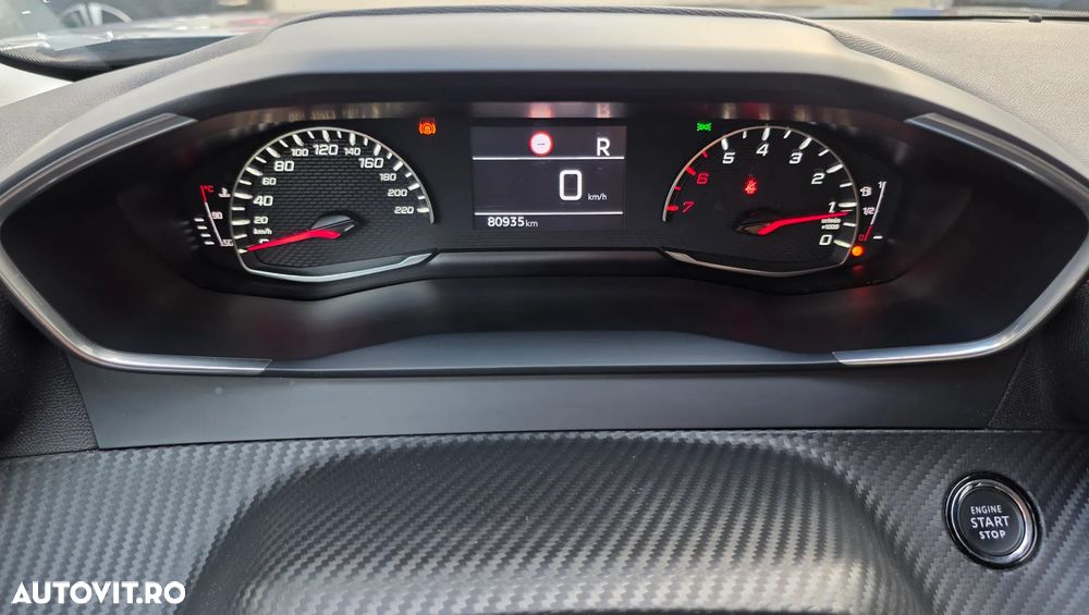 Peugeot 2008 PureTech 130 EAT8 GT Pack - 27