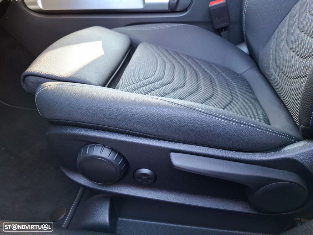 Mercedes-Benz GLB 180 d Progressive - 15