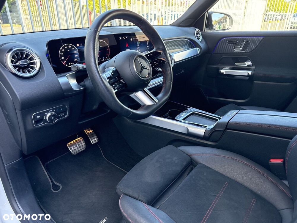 Mercedes-Benz GLB - 15