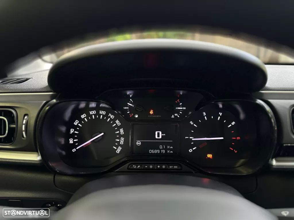 Citroën C3 1.2 PureTech Shine - 28