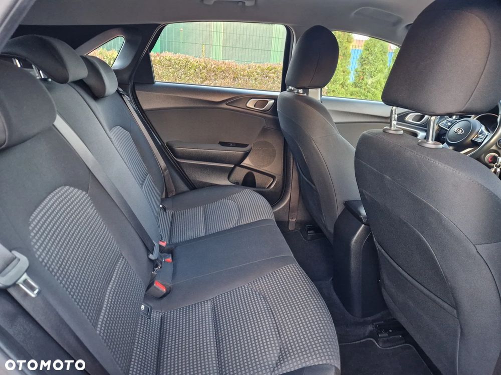 Kia Ceed - 28